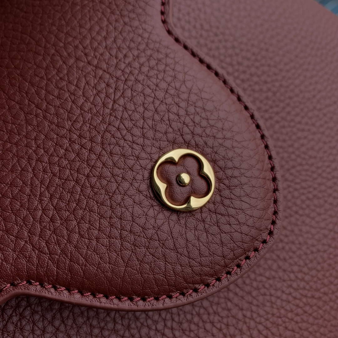 LV M25128 Louis Vuitton Capucines MM Handbag Griotte Red