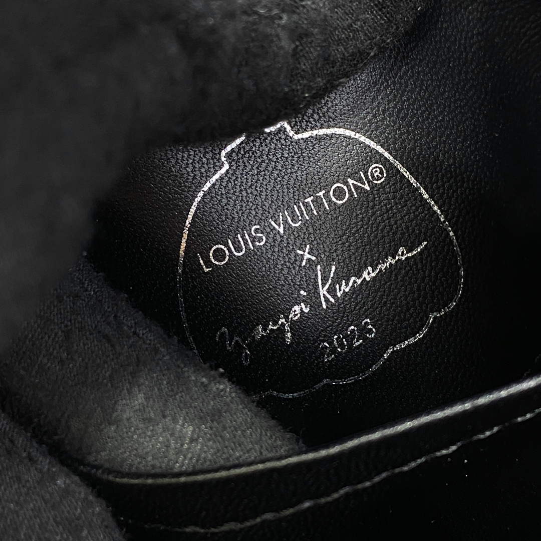 LV M21663 Louis Vuitton LV x YK Capucines Mini Bag Black
