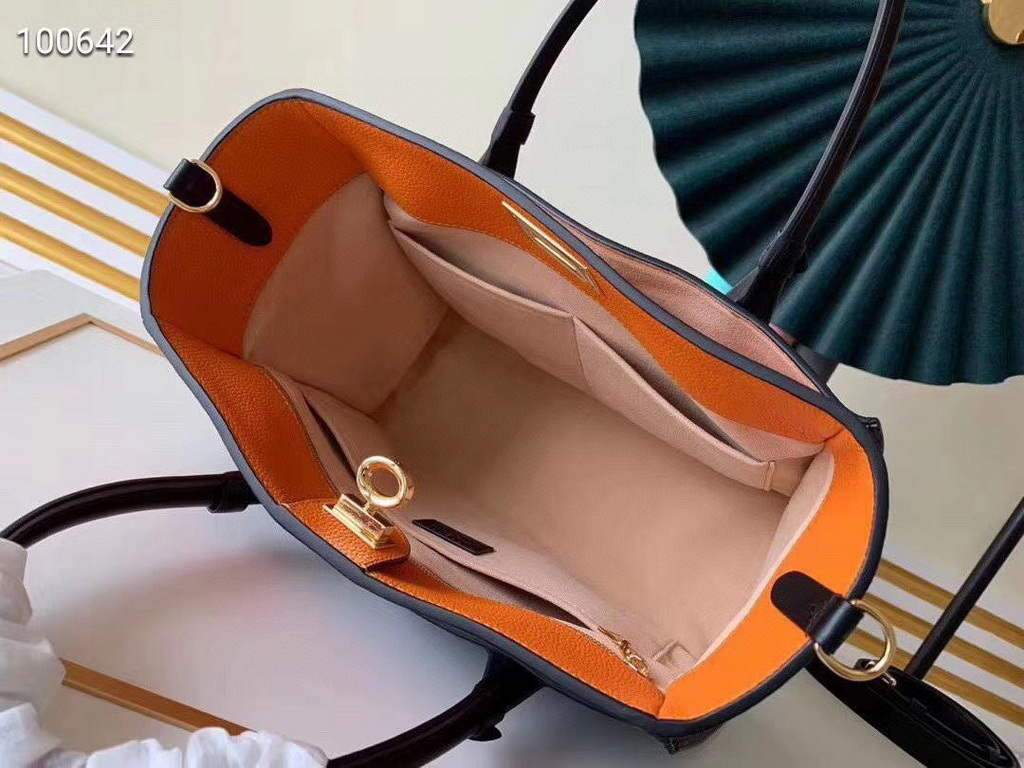 LV M53823 Louis Vuitton M55302 on My Side High end Leathers Tote Bag Black