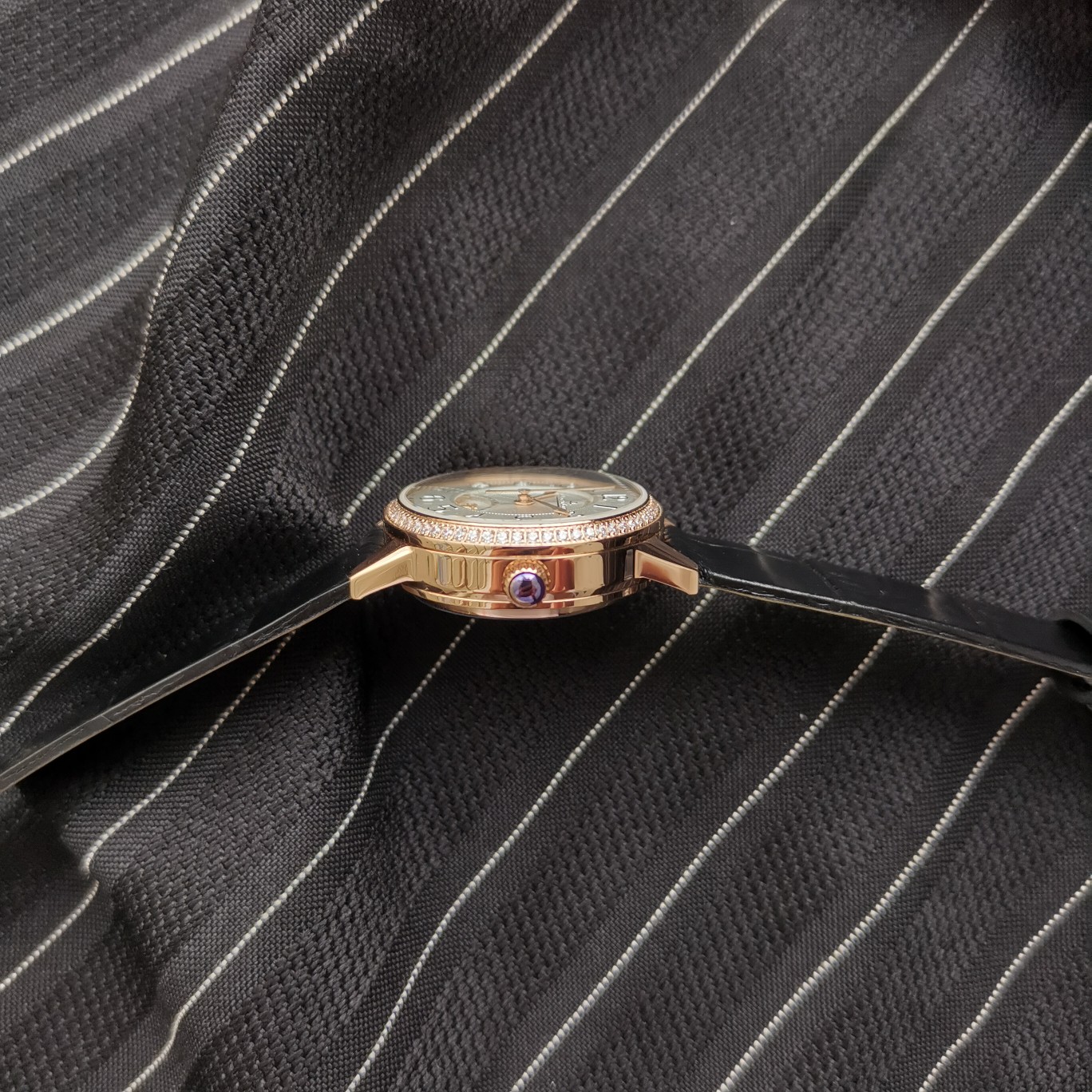 MG is honored to produce the smallest size automatic mechanical