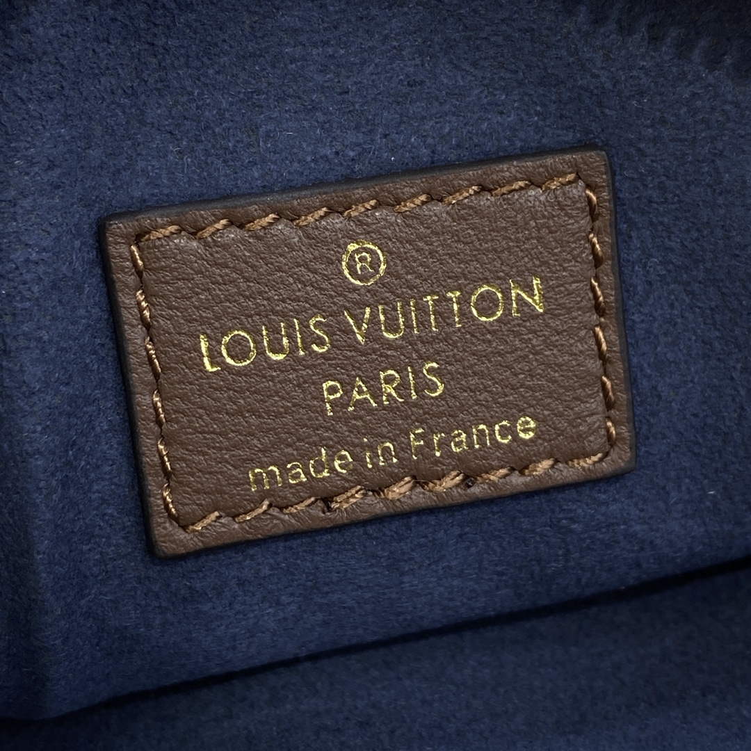 LV M21263 Louis Vuitton Coussin PM Bag Taupe Brown