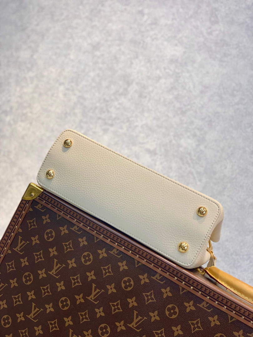 LV M59883 Louis Vuitton Capucines MM Handbag Cr��me Beige / Plume Yellow
