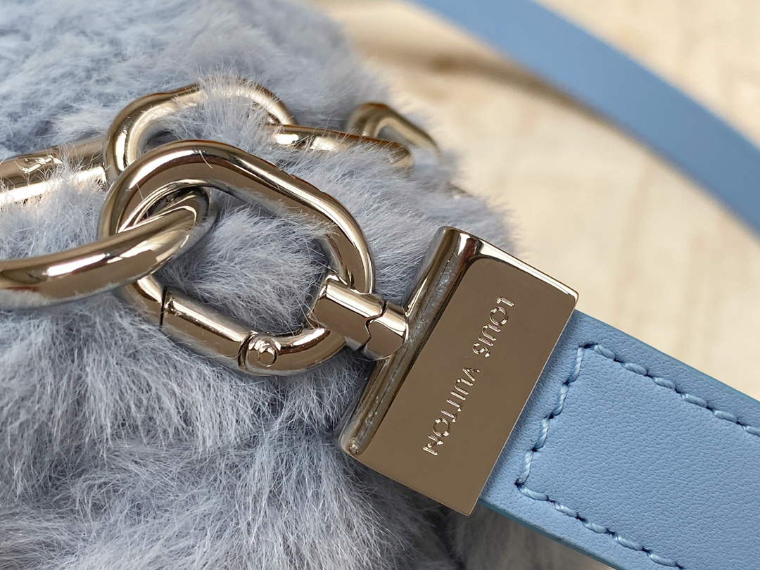 Louis Vuitton LV M21040 Twist MM Handbag Jean Blue