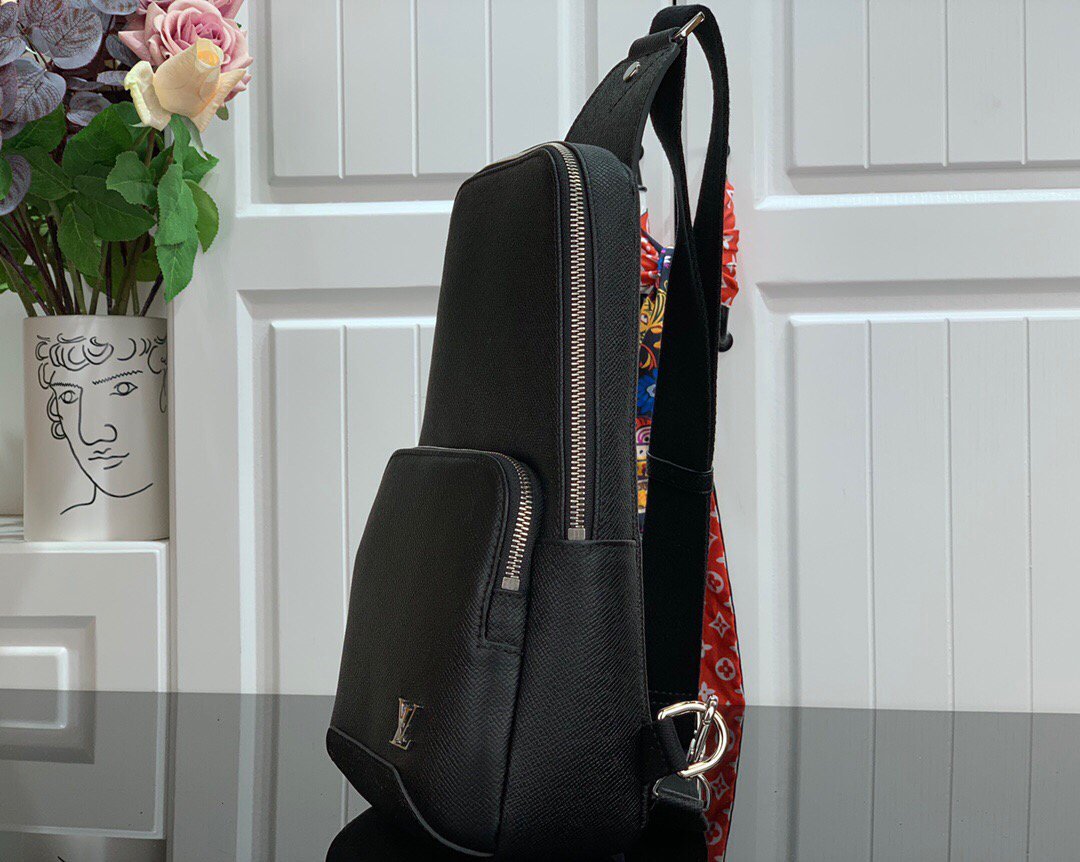 LV M30443 Louis Vuitton Avenue Sling Bag Black