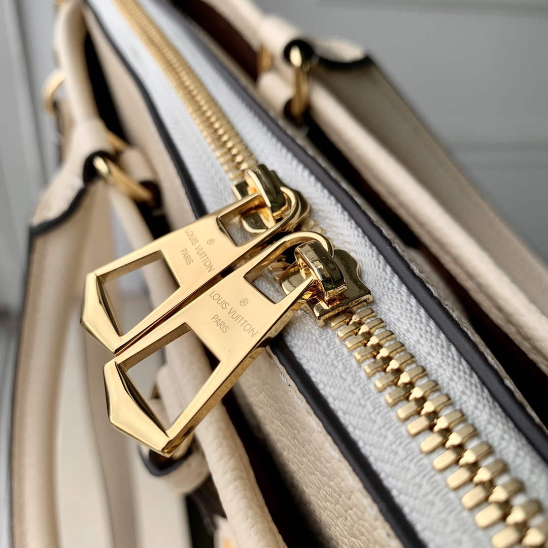 LV M46503 Louis Vuitton Trianon PM Bag Monogram Cr��me Beige
