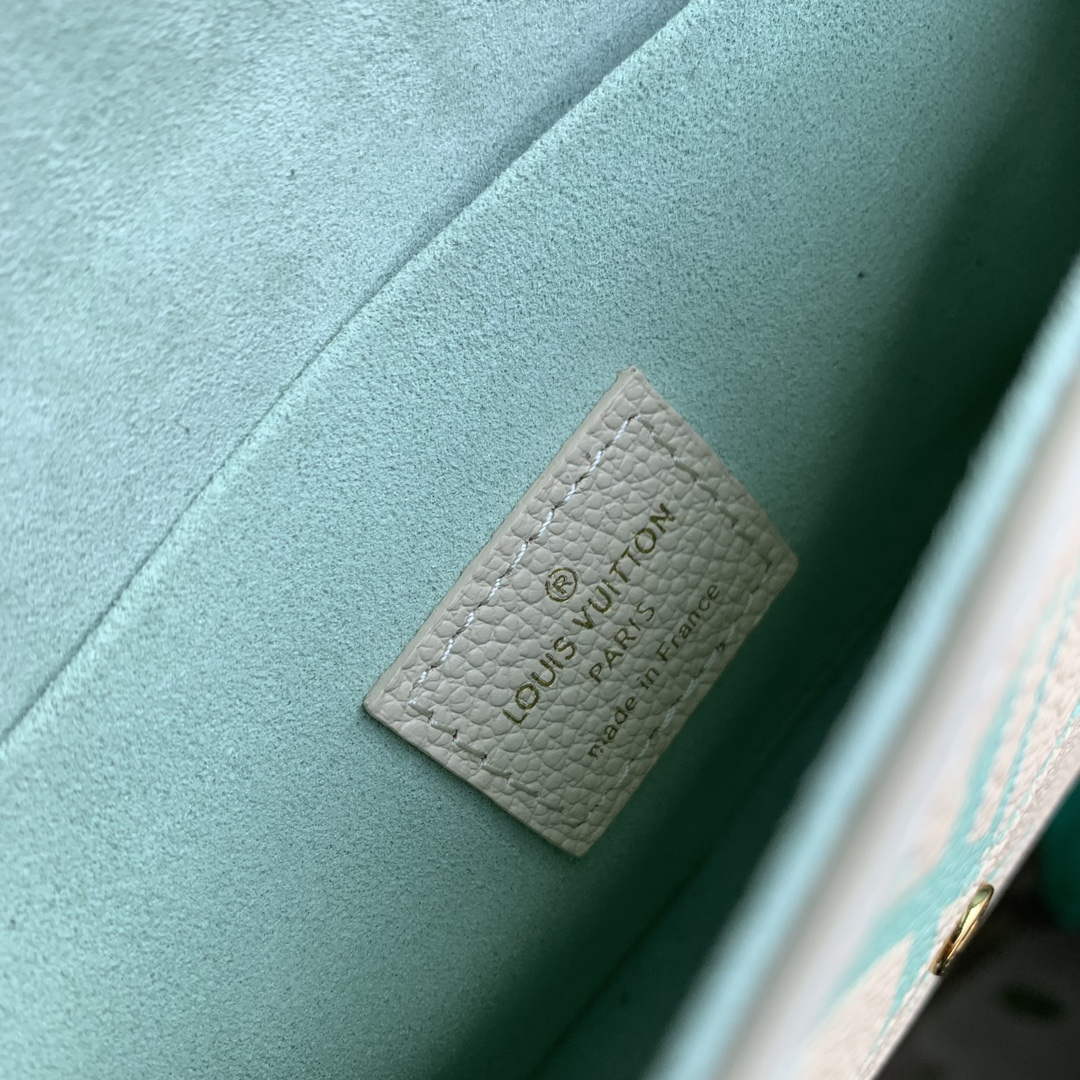 LV M82610 Louis Vuitton Pochette F��licie Bag Matcha green