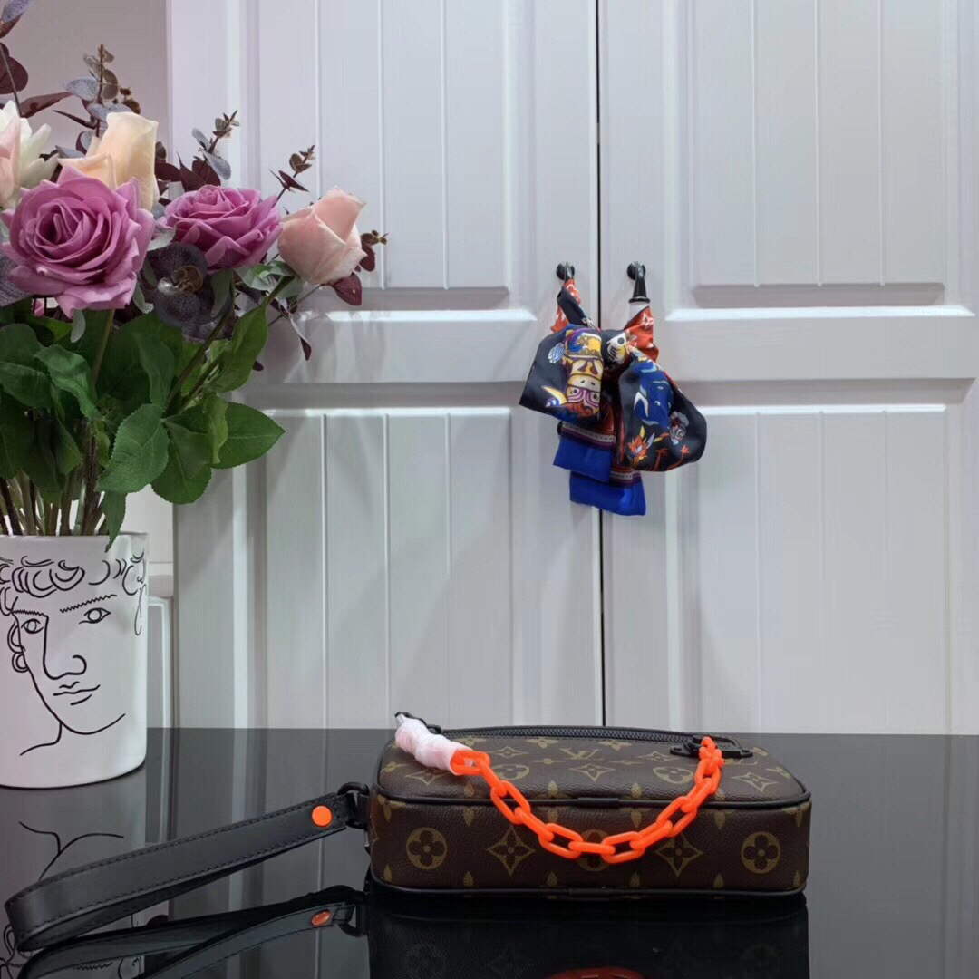 LV M68321 Louis Vuitton Pochette Volga Bag Brown