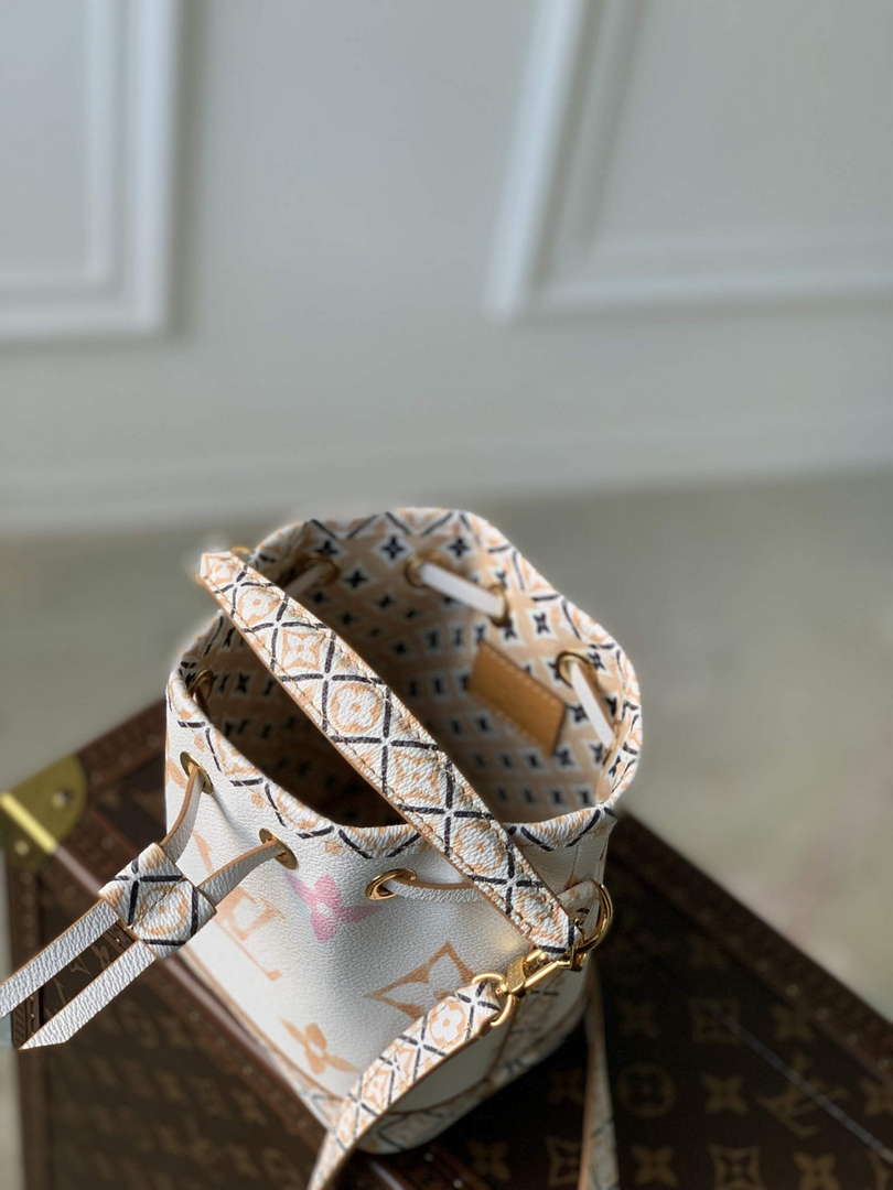 LV M82386 Louis Vuitton Nano No�� Bucket Bag Apricot