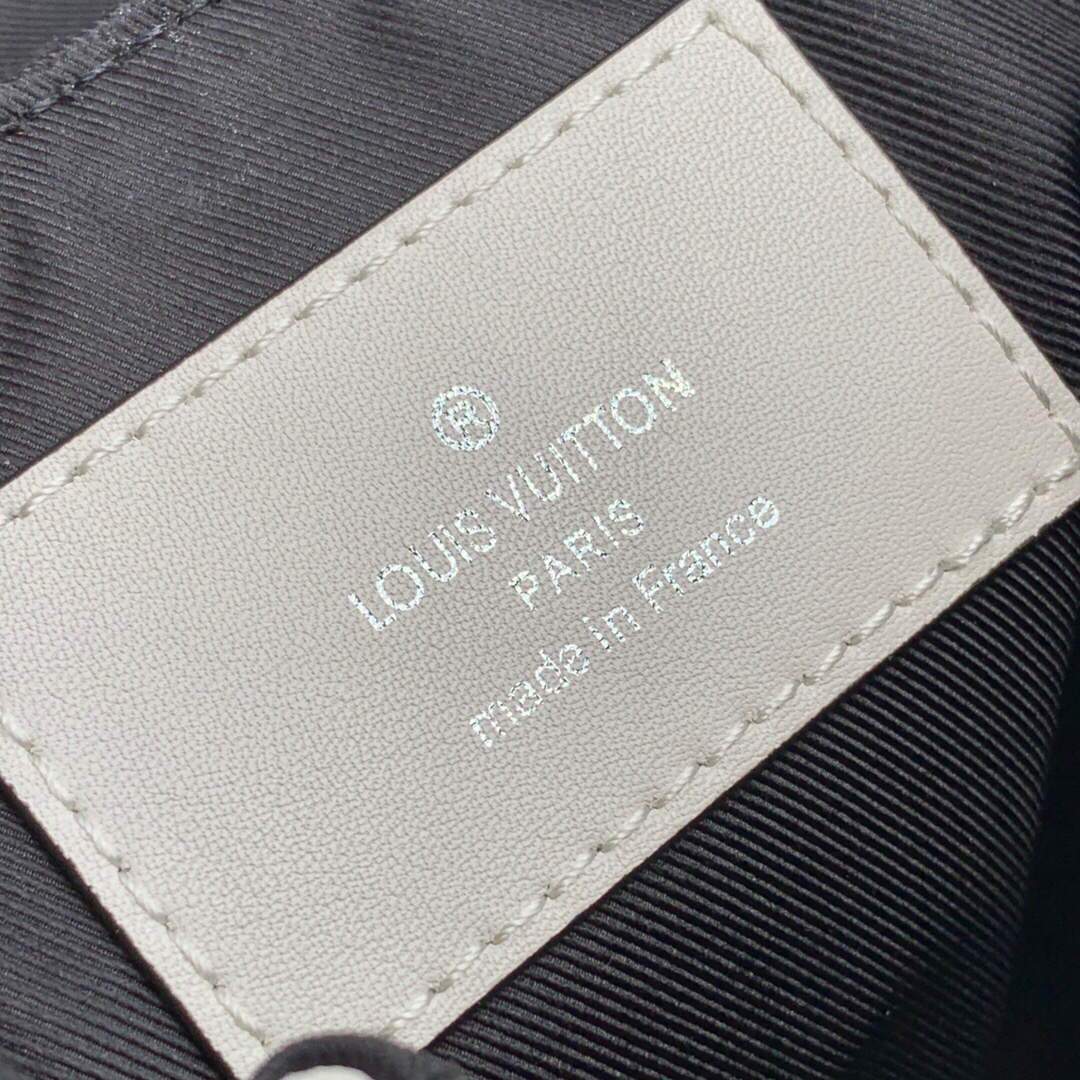 LV M58493 Louis Vuitton Christopher XS Bag White M58495