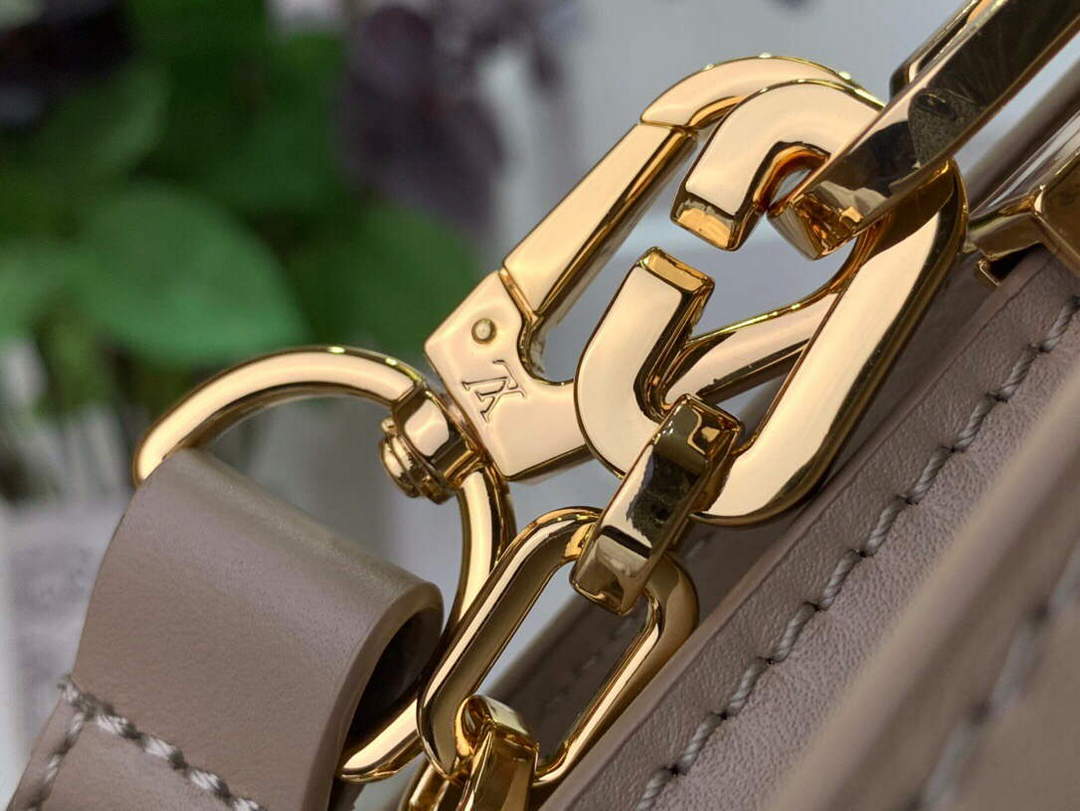 LV M20739 Louis Vuitton Dauphine East West Handbag Apricot