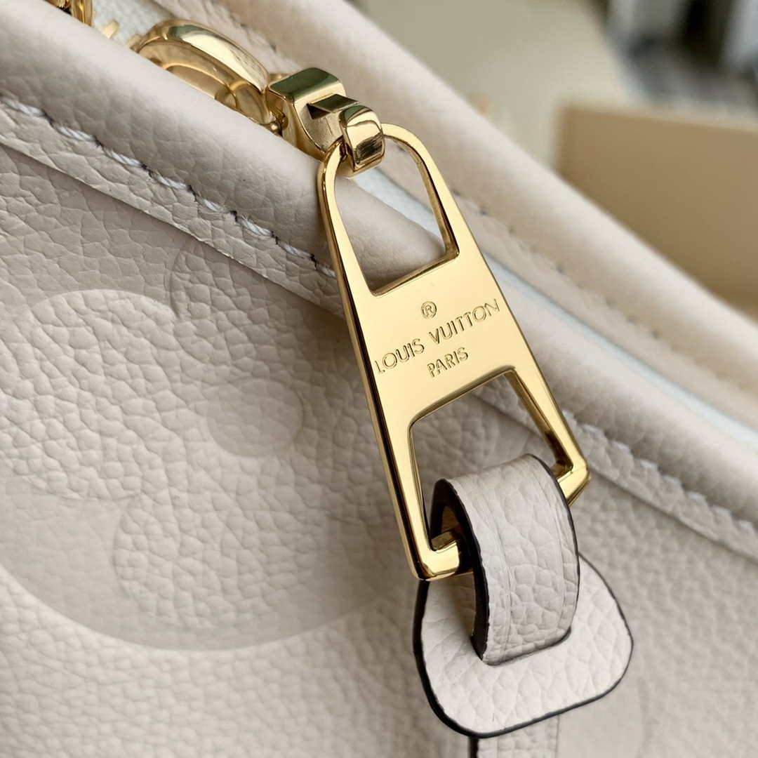 Louis Vuitton M46293 LV Carryall PM monogram Cr��me Biege