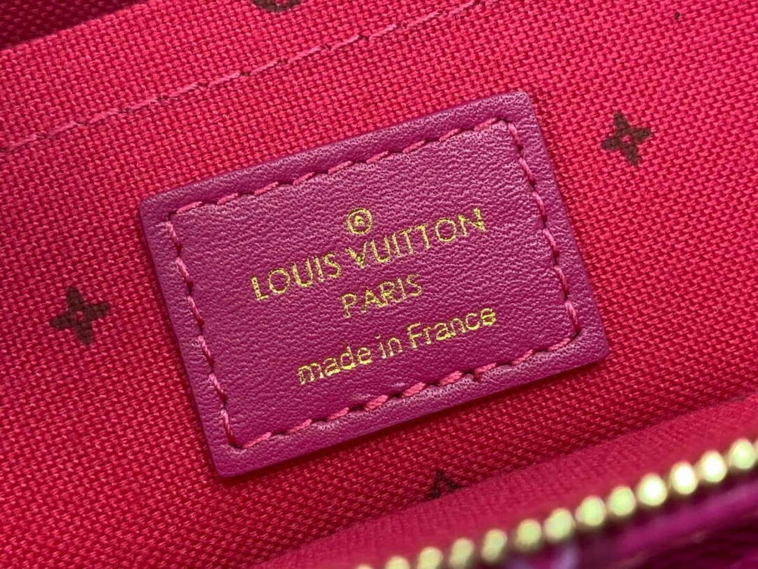 LV M46161 Louis Vuitton Maxi Multi Pochette Accessoires Fuchsia Pink