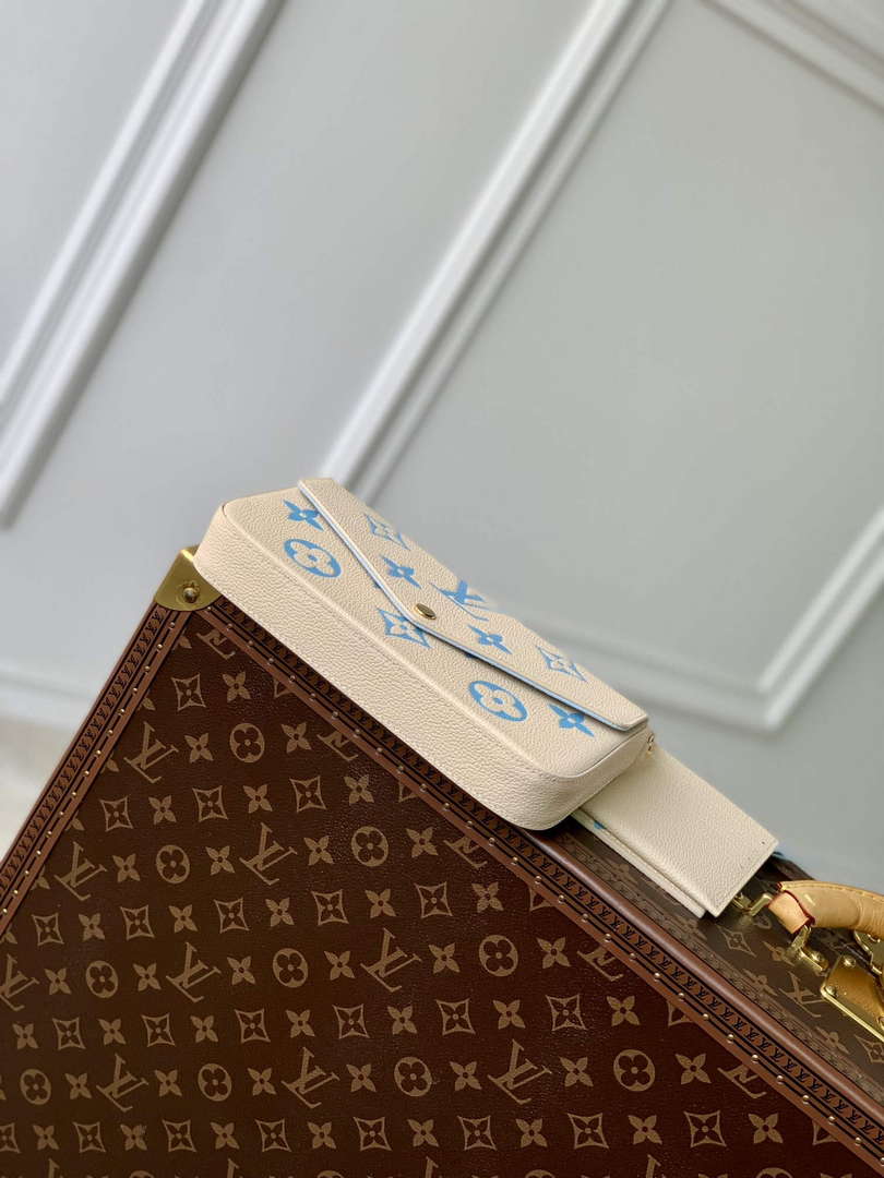 LV M82610 Louis Vuitton Pochette F��licie Bag Blue