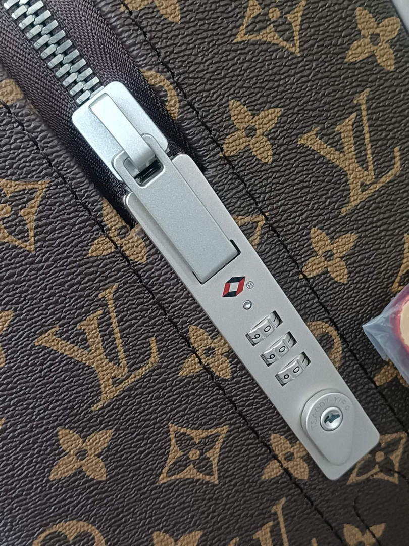 LV M23203 Louis Vuitton Horizon 55 Monogram canvas