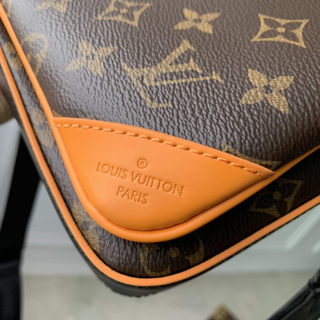 LV M46694 Louis Vuitton Trio Messenger Radiant Sun