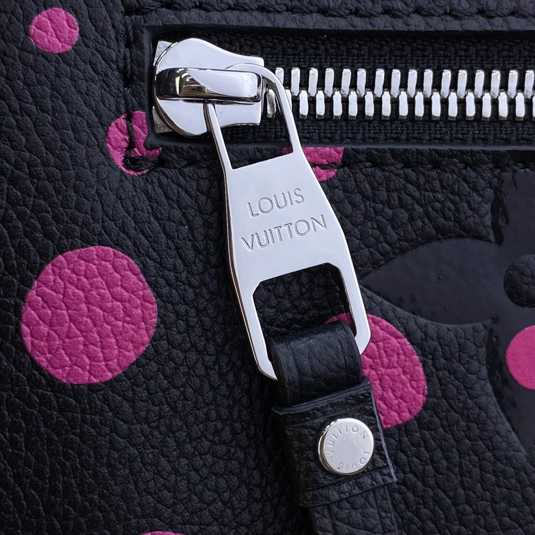 LV M46420 Louis Vuitton LV x YK Pochette M��tis Black/Fuchsia