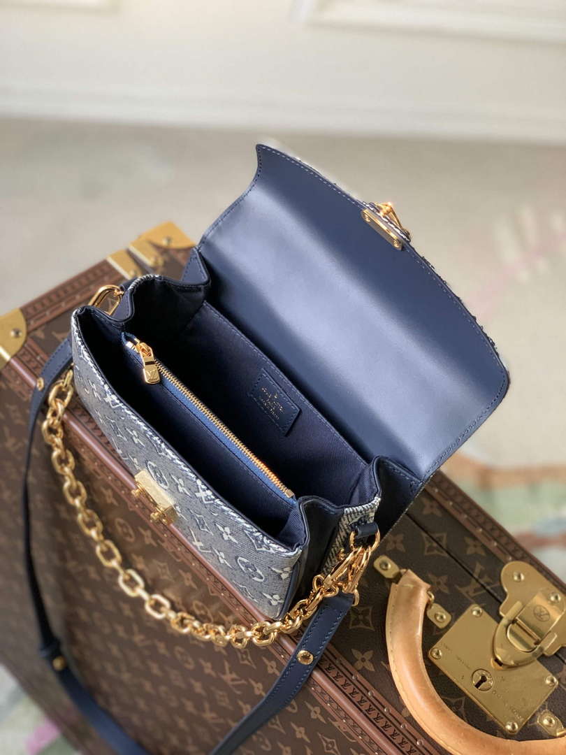 LV M22834 Louis Vuitton Pochette M��tis East West Handbag Blue