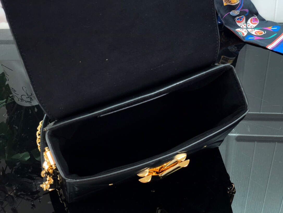 LV M59029 Louis Vuitton Twist MM High End Leathers