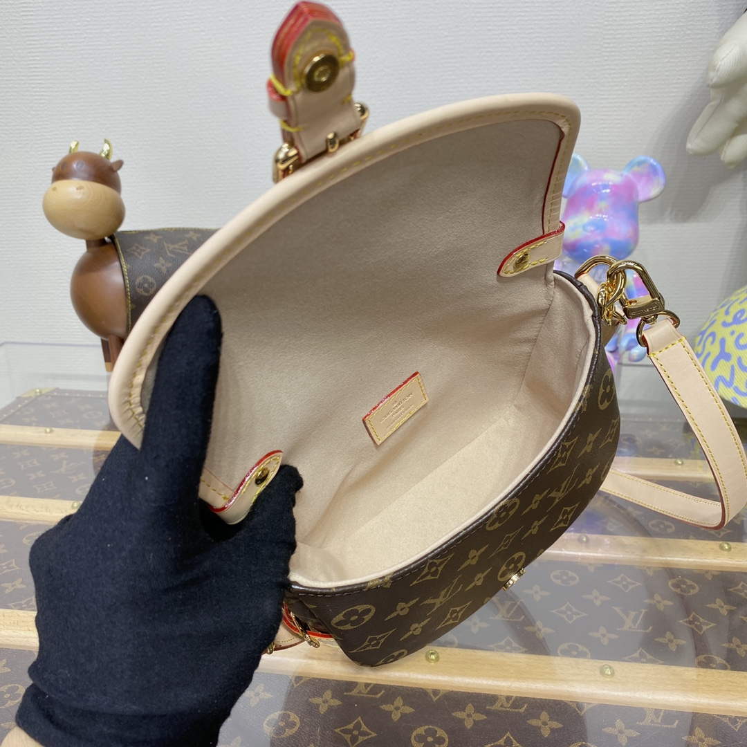 LV M46740 Louis Vuitton Saumur BB Saddle Bag Brown