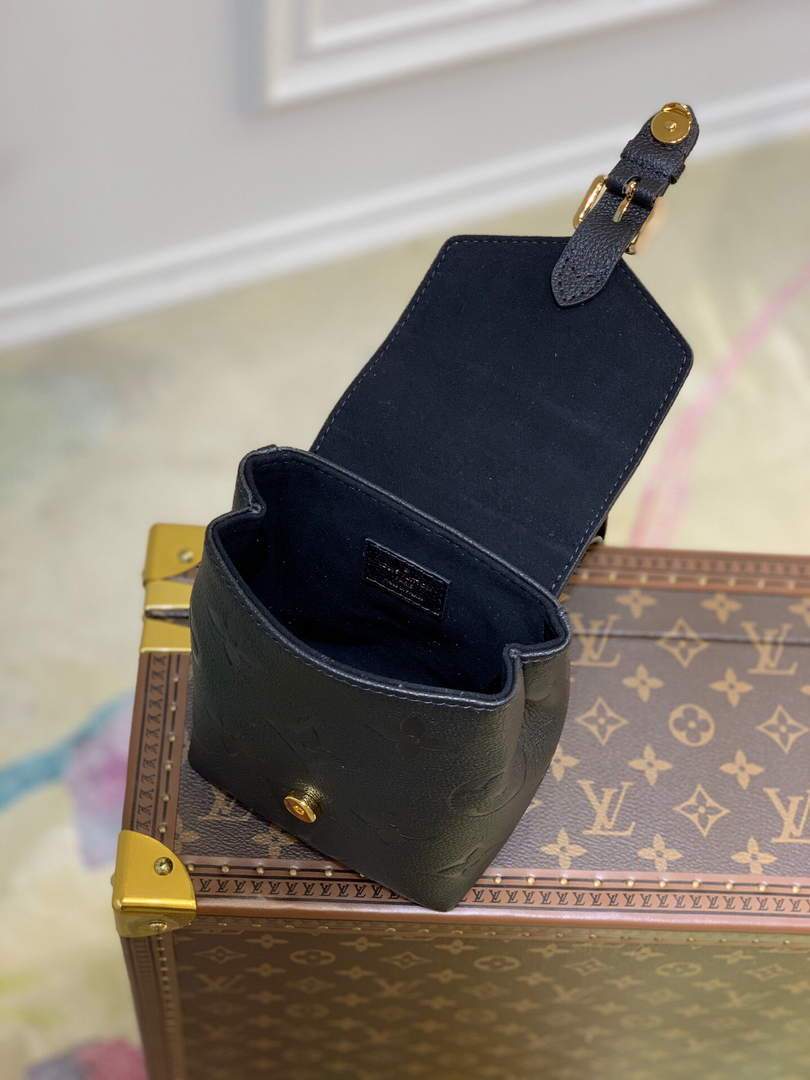 LV M45764 Louis Vuitton Tiny Backpack M80738 Black