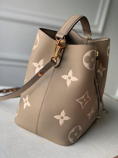 LV M45555 Louis Vuitton M45497 NONO MM Shoulder Bag