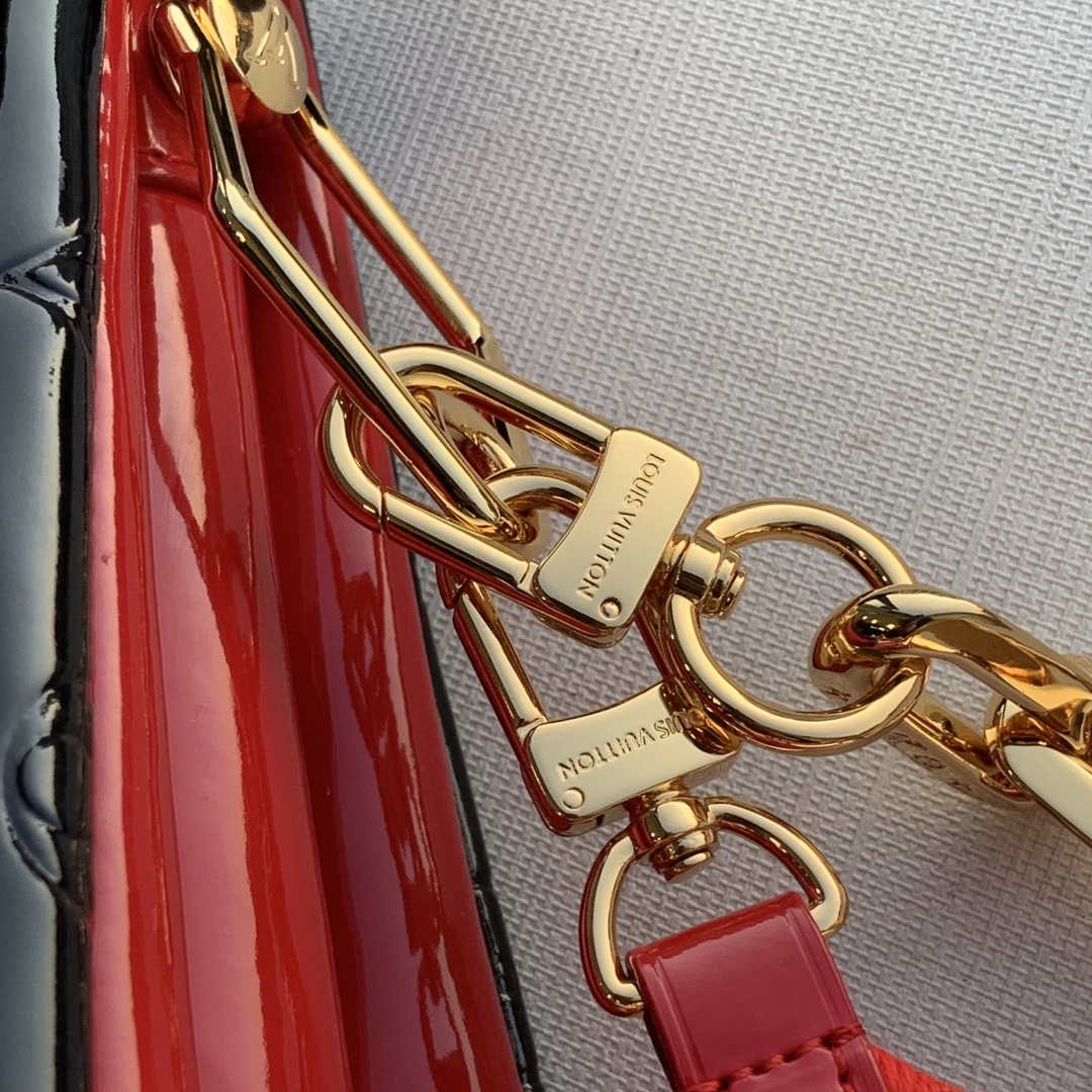 LV M20369 Louis Vuitton Coussin PM Bag Patent calfskin Black