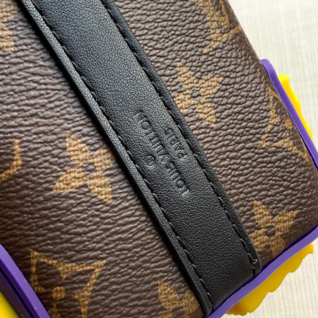 LV M57966 Louis Vuitton Cruiser Messenger Bag Monogram