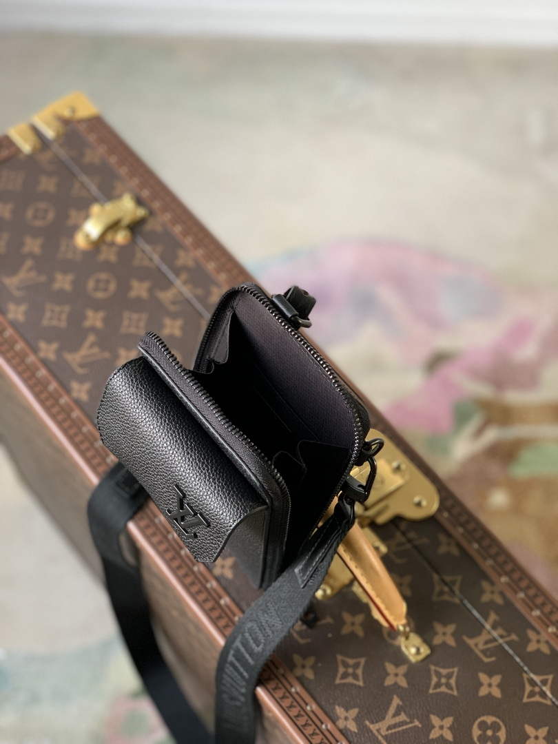 LV M57089 Louis Vuitton Phone Pouch Black