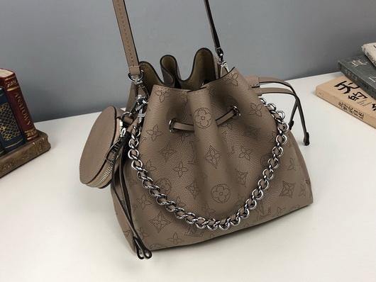 LV M57201 Louis Vuitton M57070 Bella Mahina M57068 Crossbody Galet Gray