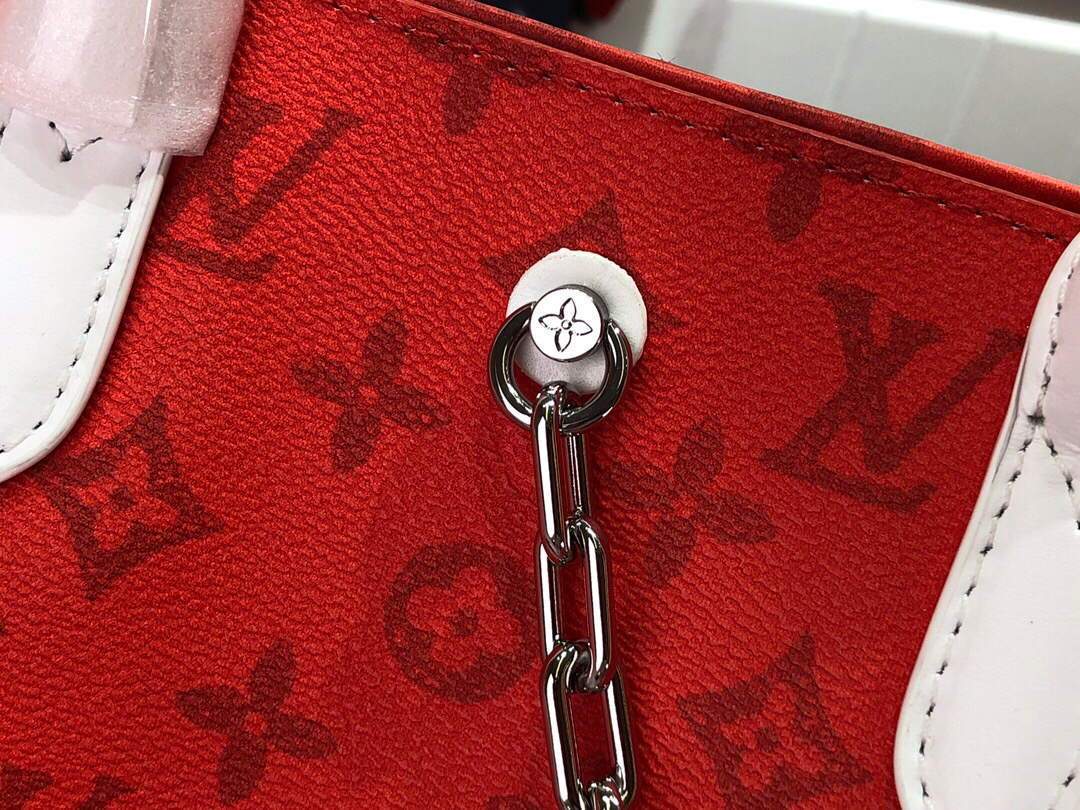LV M46112 Louis Vuitton Carry It Bag 32cm Monogram Canvas Spring/Summer 2021 Collection Red