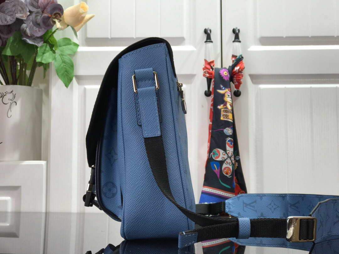 LV M30745 Louis Vuitton M30746 New Messenger Bag Blue