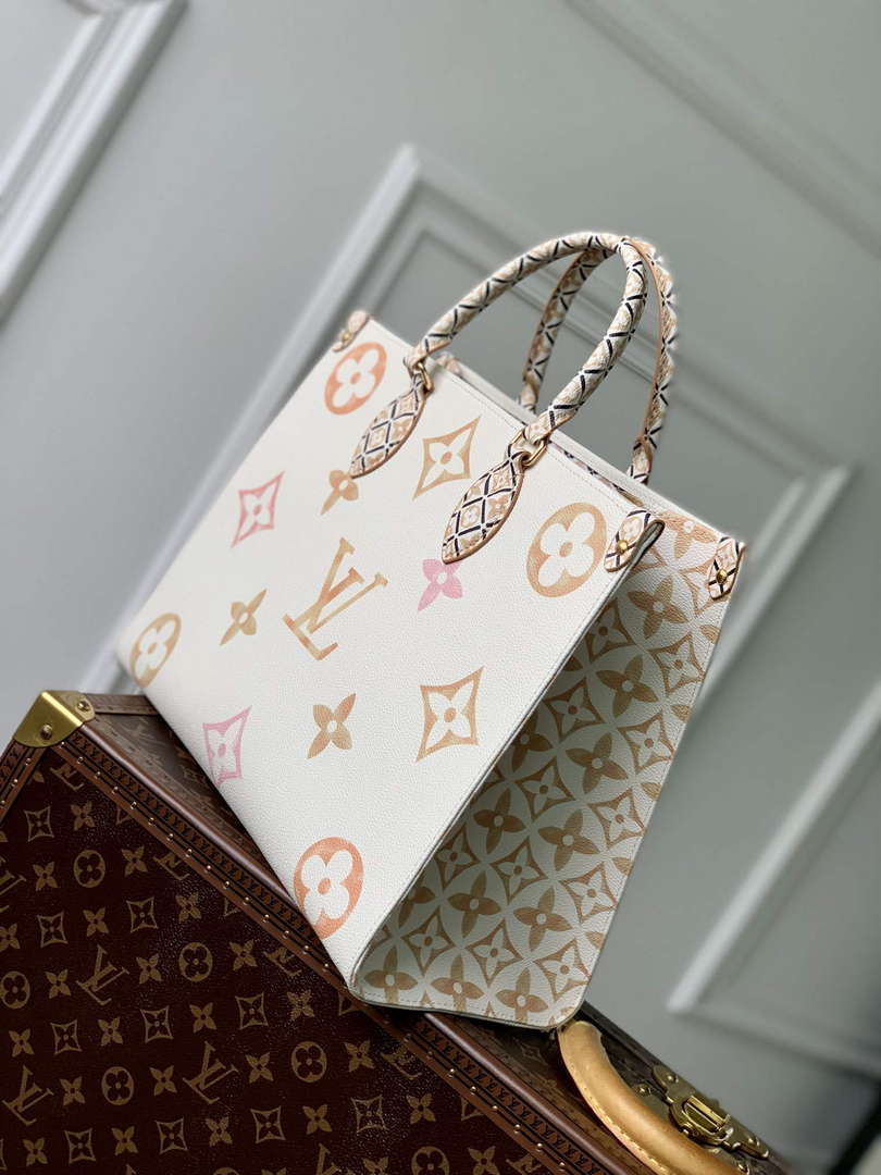 LV M22975 Louis Vuitton OnTheGo MM Tote Bag Beige