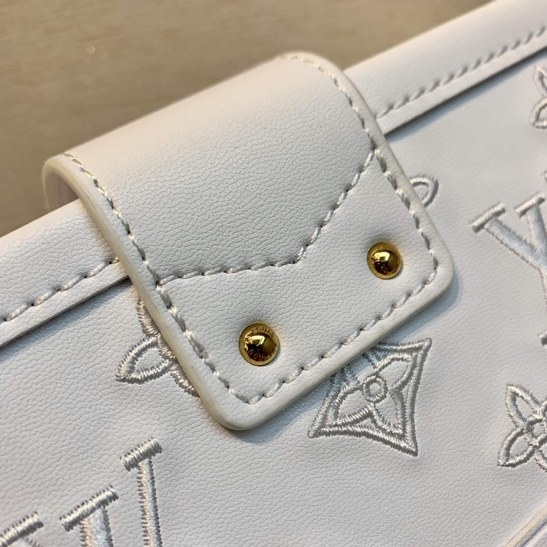 LV M20847 Louis Vuitton Petite Malle Handbag White