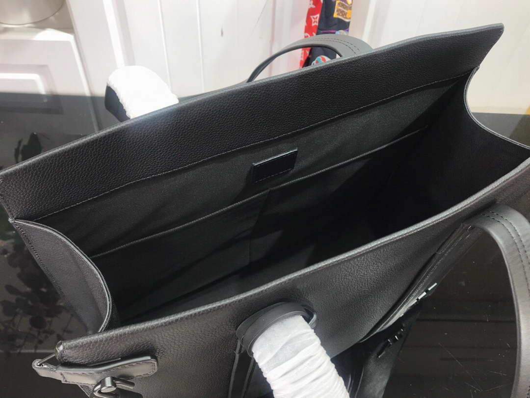 LV M57308 Louis Vuitton Tote Bag Black Grained Calf Leather