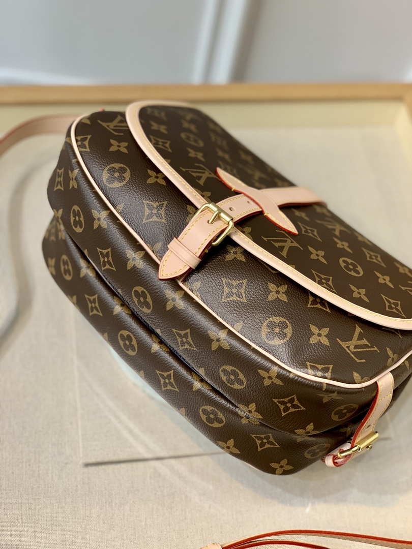 LV M40710 Louis Vuitton Saumur Messenger Monogram Bag