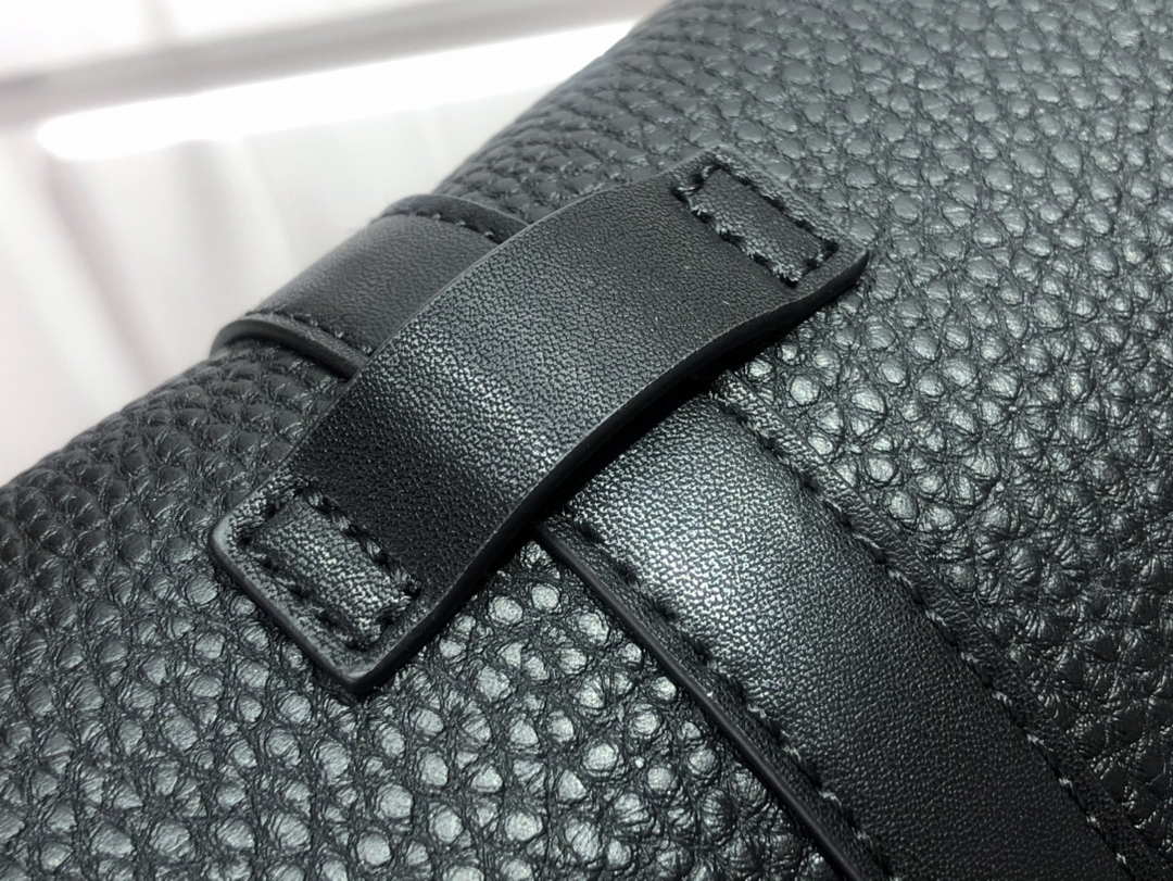 LV M58644 Louis Vuitton Christopher Slim Backpack Black