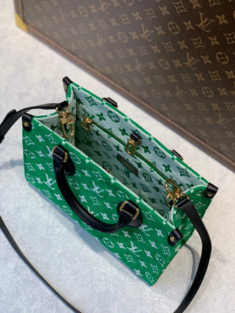 LV M46216 Louis Vuitton Onthego PM Tote Bag Green