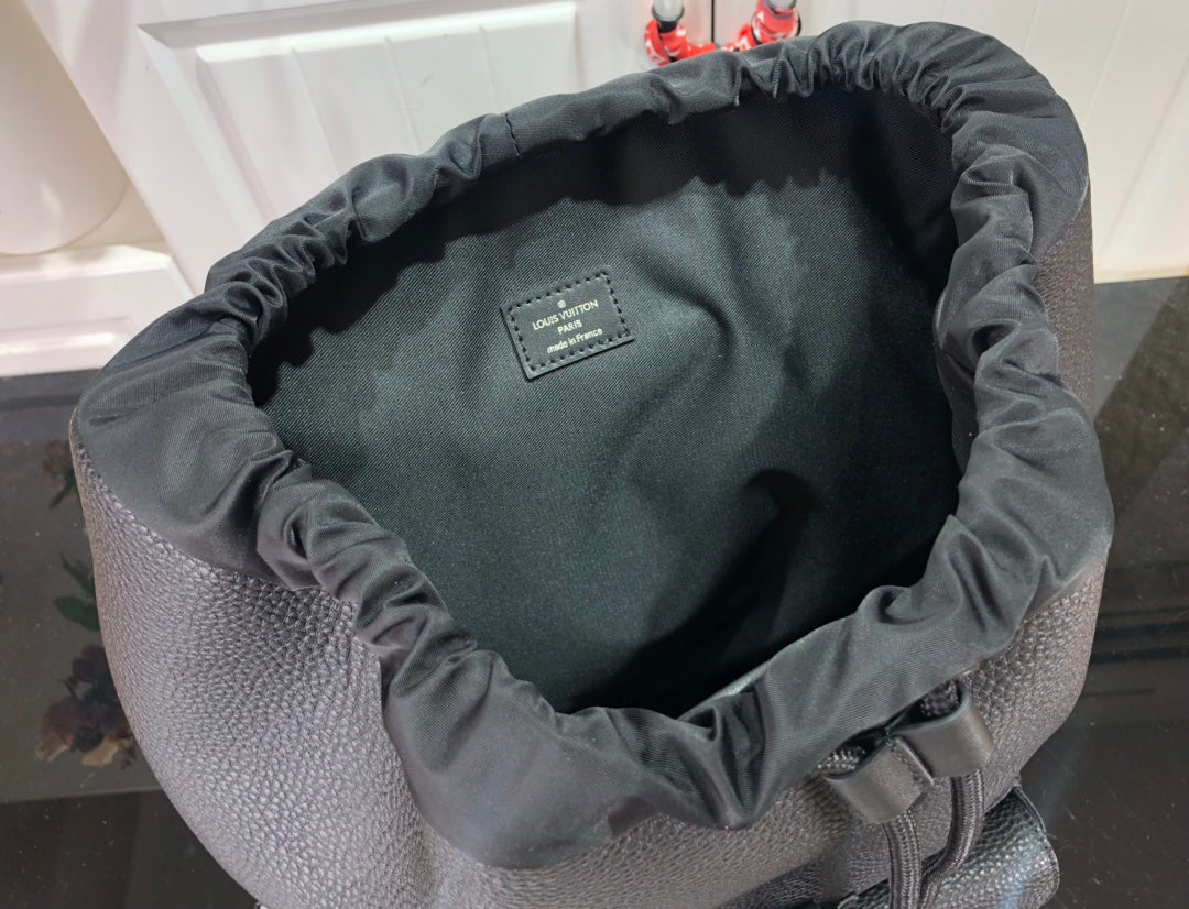 LV M58644 Louis Vuitton Christopher Slim Backpack Black