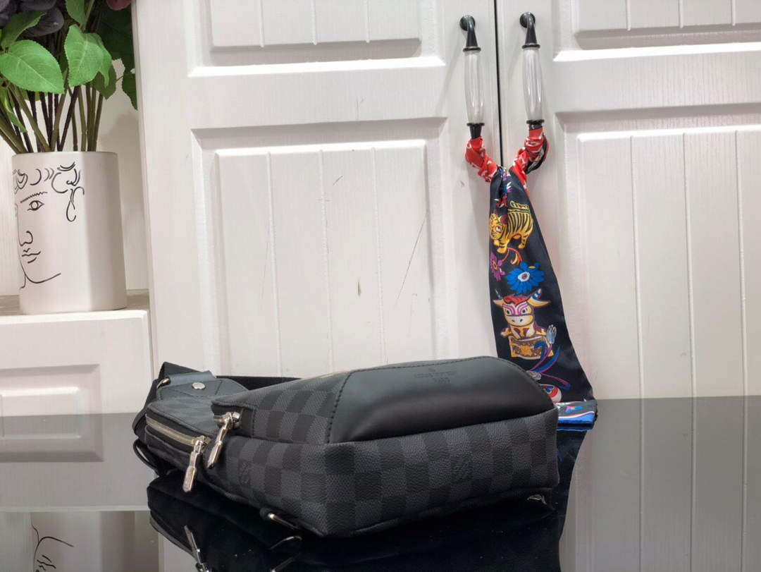 LV N45277 Louis Vuitton Avenue Slingbag Black