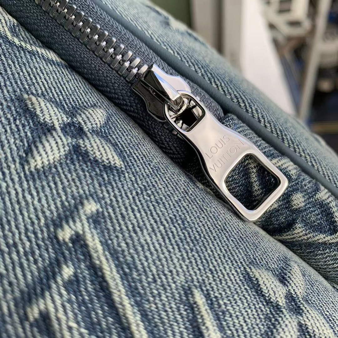 LV M22534 Louis Vuitton Montsouris Backpack