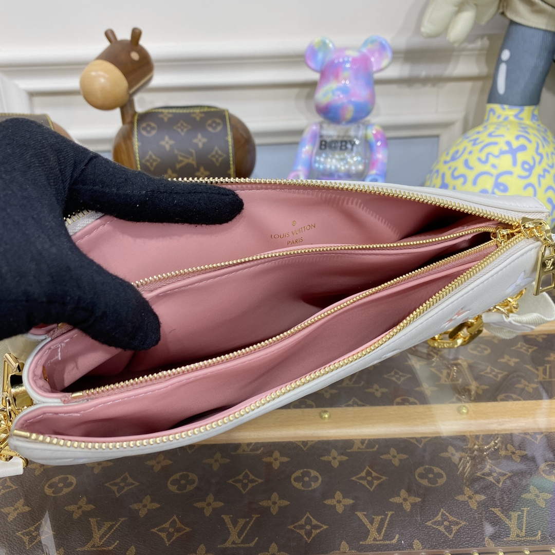 LV M22398 Louis Vuitton Coussin PM Handbag Cr��me Beige