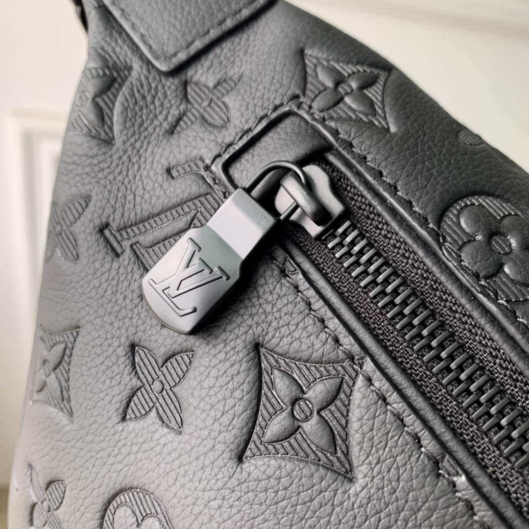 LV M46036 Louis Vuitton Discovery PM Bumbag Black