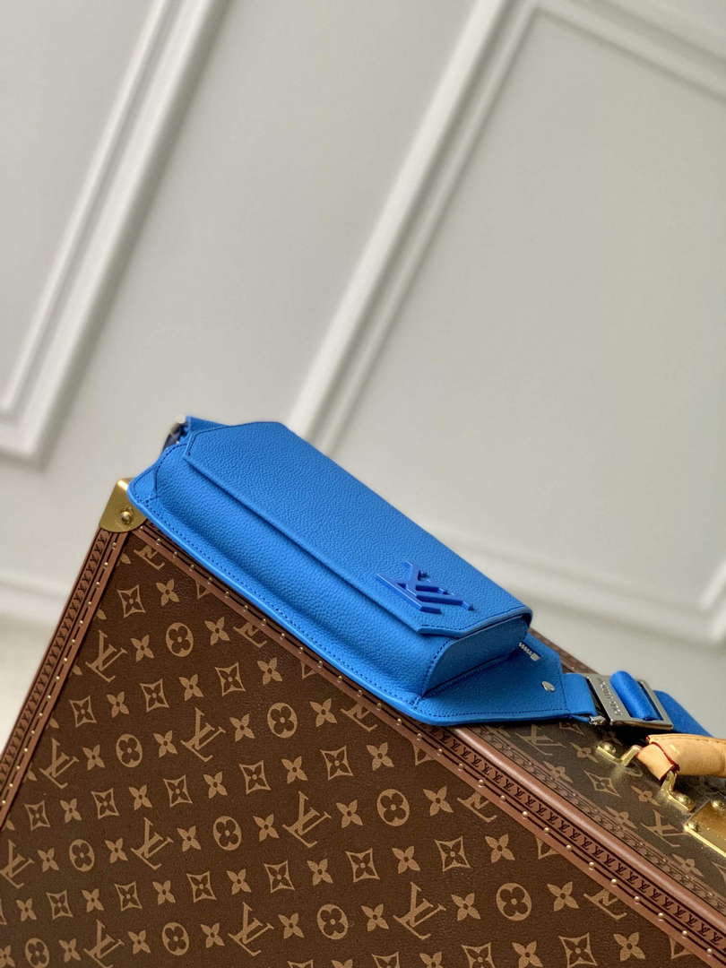 LV M22665 Louis Vuitton Takeoff Slingbag Bright Blue