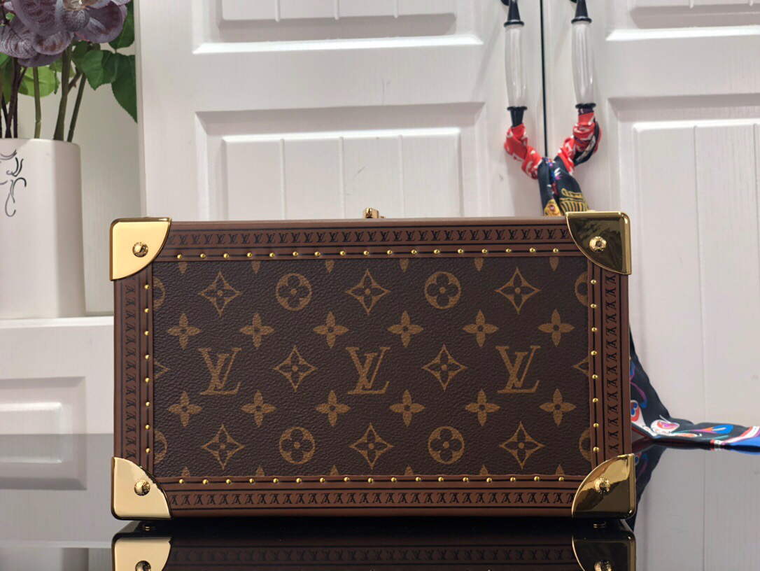 LV M20210 Louis Vuitton Monogram Canvas Cotteville Bag