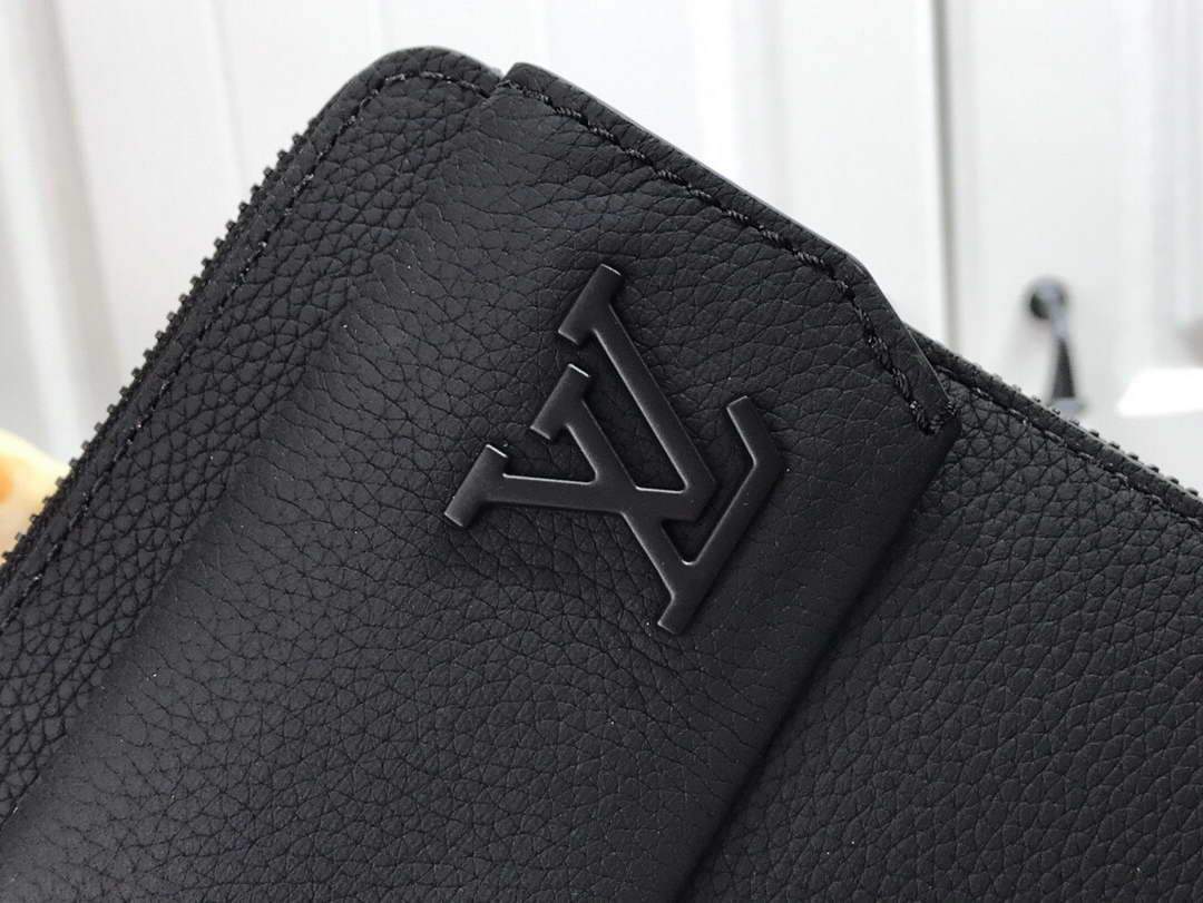 LV M57089 Louis Vuitton Phone Pouch Black Grained Calf Leather
