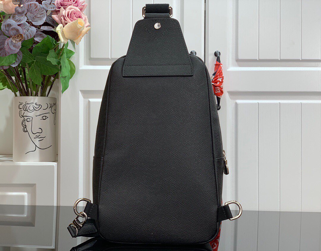 LV M30443 Louis Vuitton Avenue Sling Bag Black