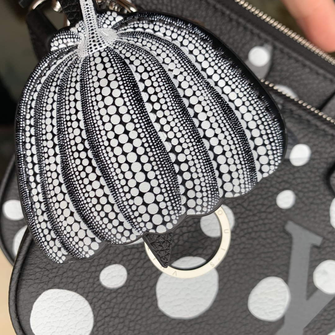 LV M46410 Louis Vuitton LV X YK Multi Pochette Accessoires Bag Monogram