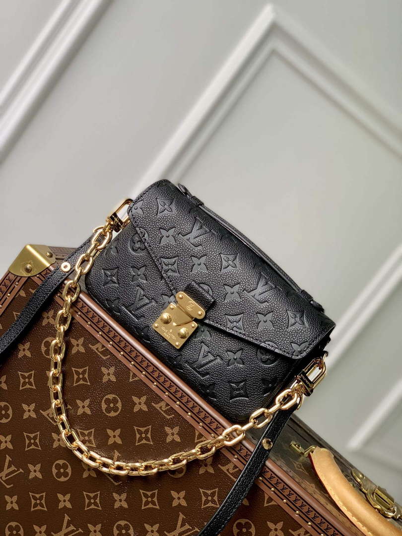 LV M46595 Louis Vuitton Pochette M��tis East West Handbag Black