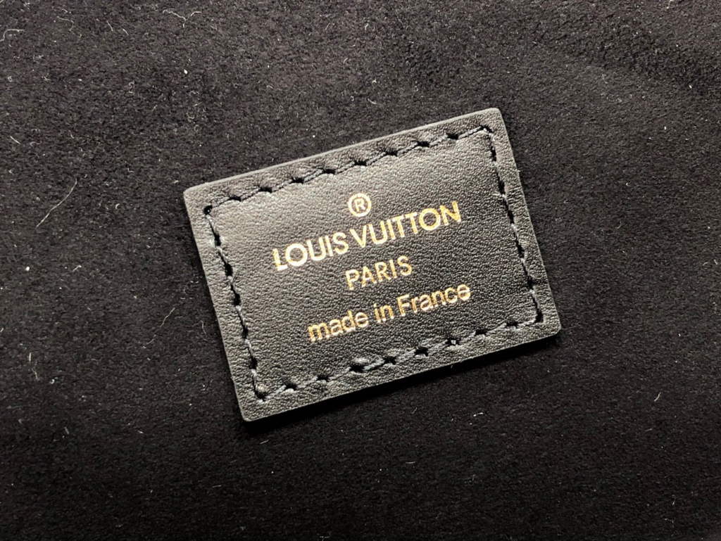 Louis Vuitton M46028 LV M46018 Pochette Metis Monogram Black