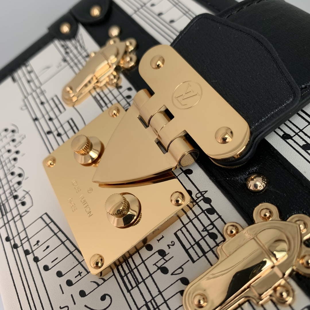 LV M22895 Louis Vuitton Petite Malle Handbag White/Black